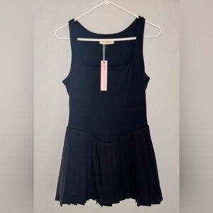 Qinsen Tennis Dress Flattering Womens Size Medium Black dress Built in Pockets